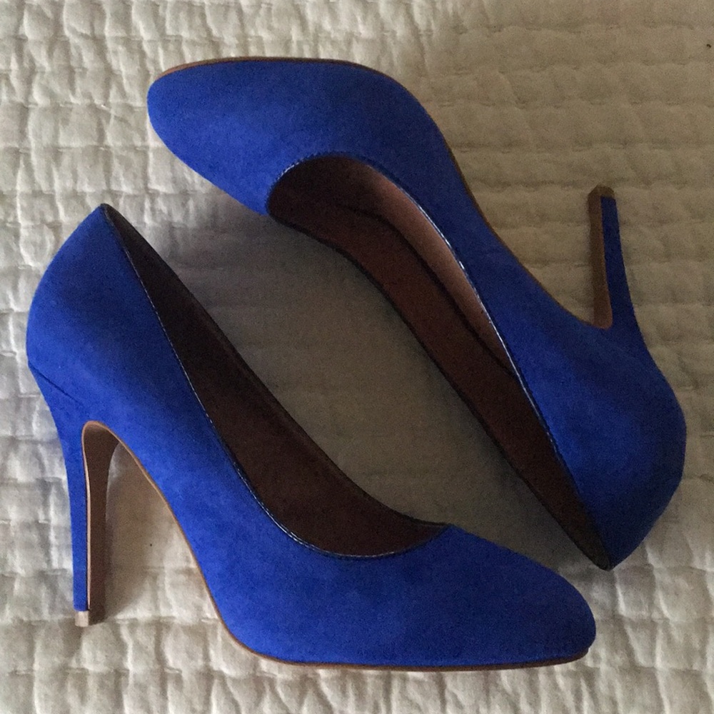 NWT Blue suede pumps Women’s size 8.5